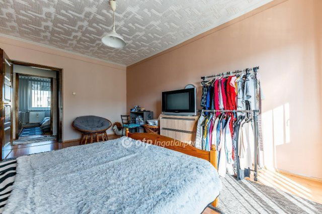 Eladó panellakás, Kazincbarcikán 46 M Ft, 4 szobás