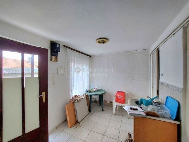 Eladó családi ház, Várpalotán 62.8 M Ft, 3 szobás