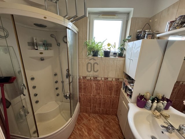 Eladó panellakás, Kecskeméten 39.9 M Ft, 2 szobás