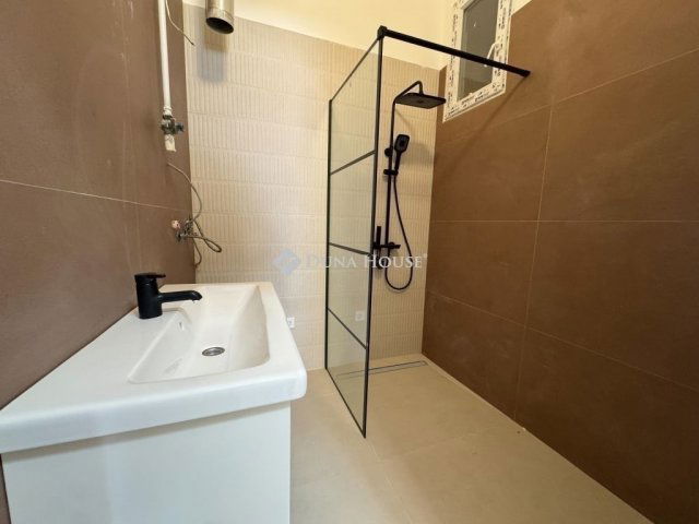 Eladó téglalakás, Budapesten, VII. kerületben 99.9 M Ft