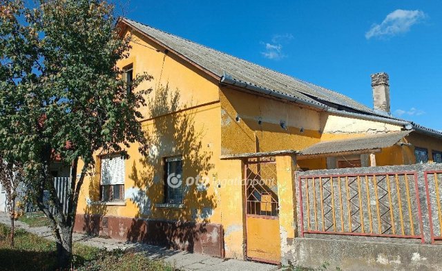 Eladó családi ház, Nagykőrösön 24 M Ft, 3 szobás