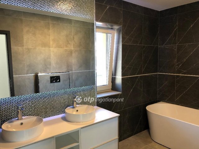 Eladó ikerház, Ürömön 229 M Ft, 5 szobás