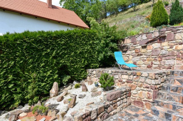 Eladó családi ház, Ábrahámhegyen 124.9 M Ft, 2+2 szobás