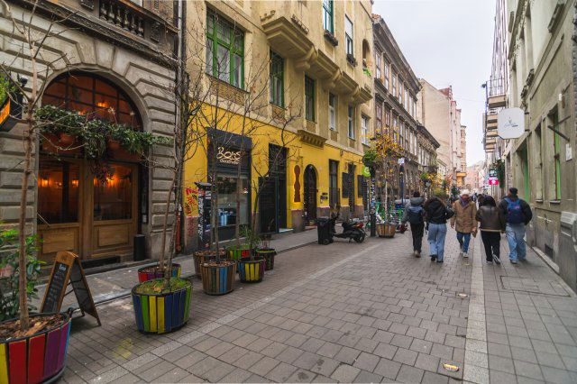 Eladó téglalakás, Budapesten, VII. kerületben 67.5 M Ft