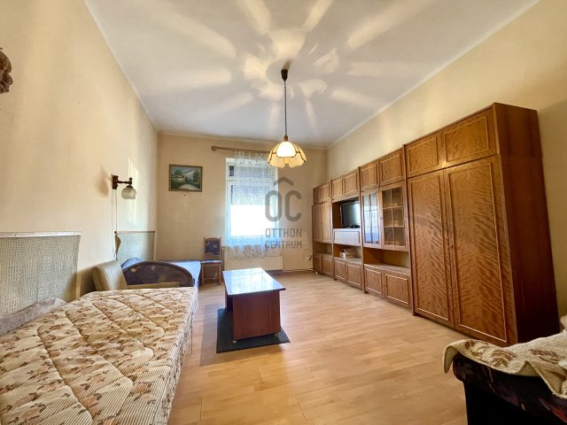 Eladó téglalakás, Sopronban 48 M Ft, 2 szobás