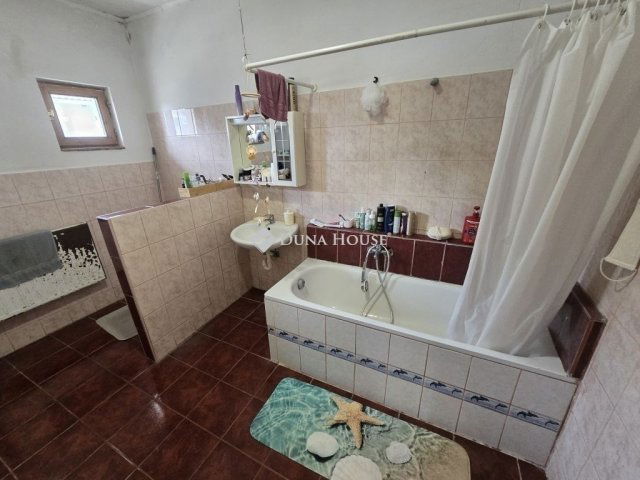 Eladó családi ház, Délegyházán 54.99 M Ft, 3 szobás