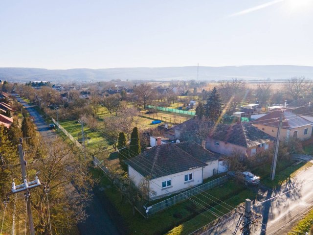 Eladó családi ház, Romhányon 27.9 M Ft, 3 szobás