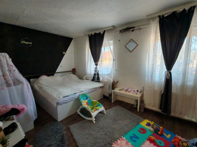 Eladó családi ház, Ócsán 67.9 M Ft, 4+3 szobás