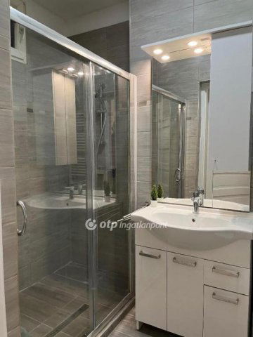 Eladó téglalakás, Budapesten, V. kerületben 99.5 M Ft