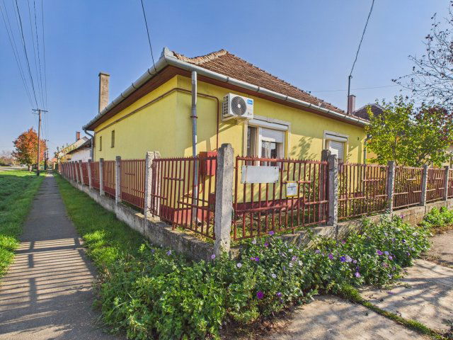 Eladó családi ház, Ebesen 54.9 M Ft, 2 szobás