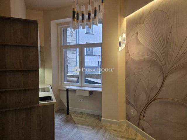 Eladó téglalakás, Budapesten, VII. kerületben 50.9 M Ft