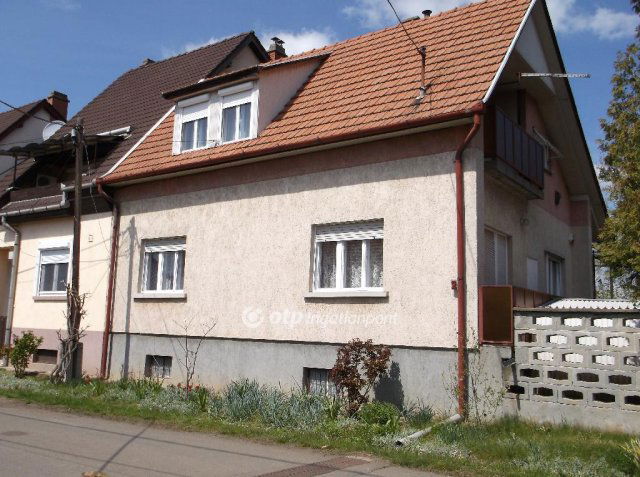 Eladó családi ház, Gyöngyösön 48.9 M Ft, 4 szobás