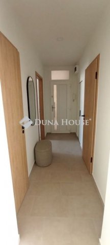 Eladó panellakás, Szegeden 78.5 M Ft, 3 szobás