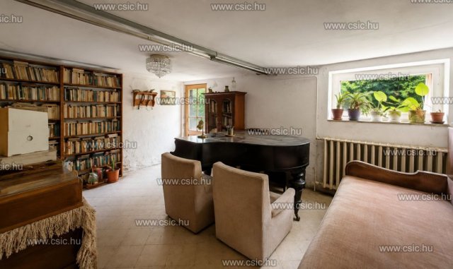 Eladó családi ház, Szentendrén 119.9 M Ft, 3 szobás
