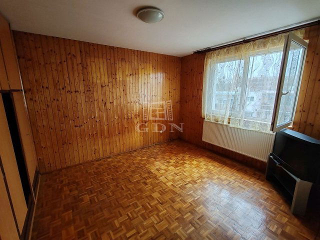 Eladó téglalakás, Veszprémben 79.8 M Ft, 3 szobás