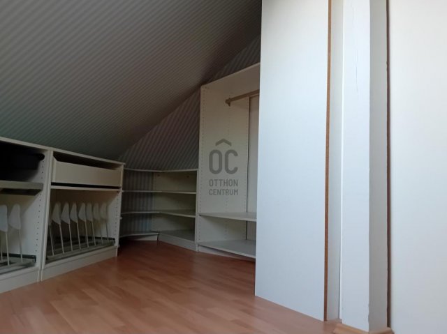 Eladó ikerház, Budapesten, II. kerületben 200 M Ft, 5 szobás