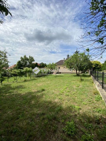 Eladó családi ház, Pécsett 73 M Ft, 3 szobás