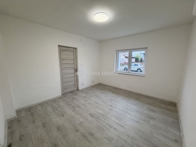 Eladó családi ház, Előszálláson 65 M Ft, 3 szobás