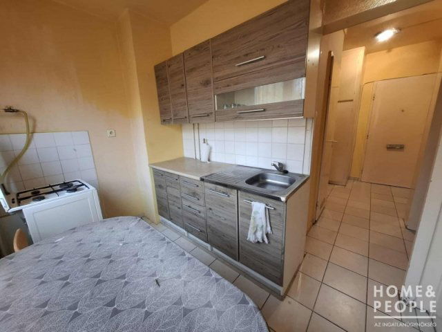 Eladó téglalakás, Szegeden 48.49 M Ft, 2 szobás