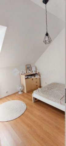 Eladó családi ház, Pécsett 104 M Ft, 4 szobás