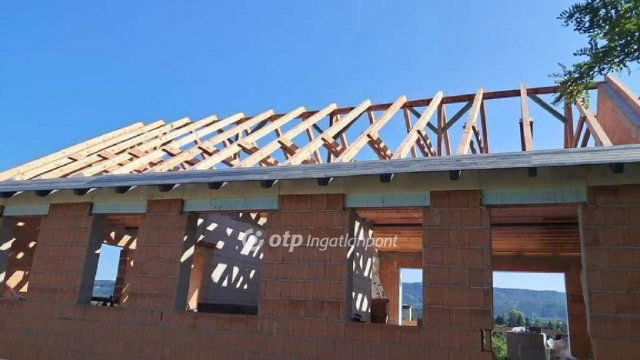 Eladó téglalakás, Pilisvörösváron 95 M Ft, 2 szobás