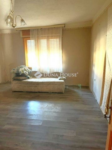 Eladó családi ház, Tabon 26 M Ft, 3 szobás