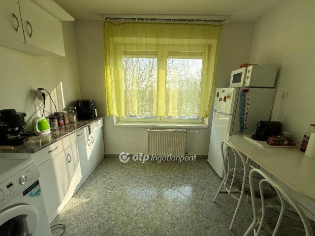 Eladó téglalakás, Székesfehérvárott 42.9 M Ft, 2 szobás