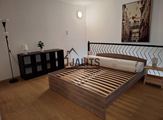 Kiadó téglalakás, albérlet, V. kerületben, Aulich utcában