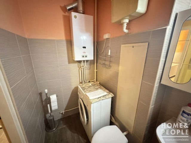 Eladó téglalakás, Szegeden 42 M Ft, 1 szobás