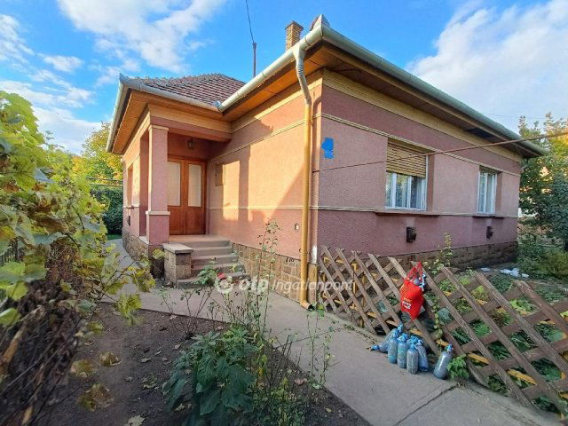 Eladó családi ház, Monoron 74 M Ft, 4 szobás