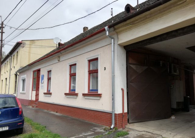 Eladó téglalakás, Orosházán, Bajcsy-Zsilinszky utcában