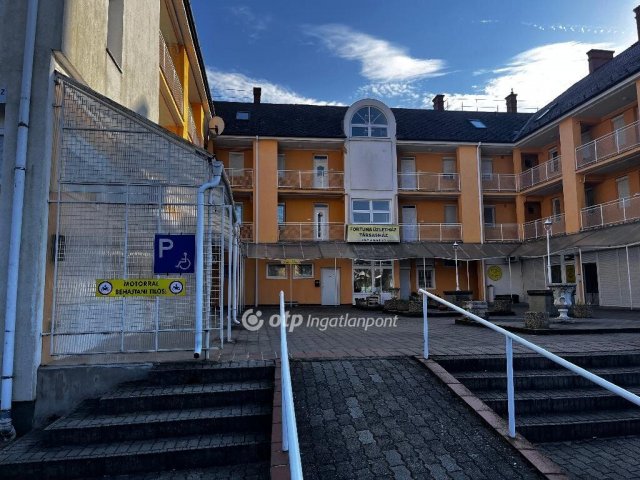 Eladó téglalakás, Hévízen 54.29 M Ft, 1+1 szobás