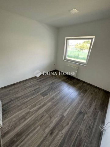 Eladó ikerház, Albertirsán 98 M Ft, 5 szobás