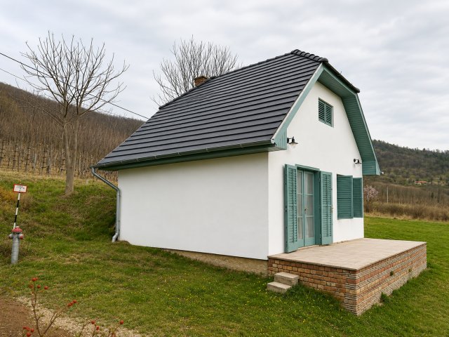 Eladó családi ház, Siklóson 21.9 M Ft, 1 szobás