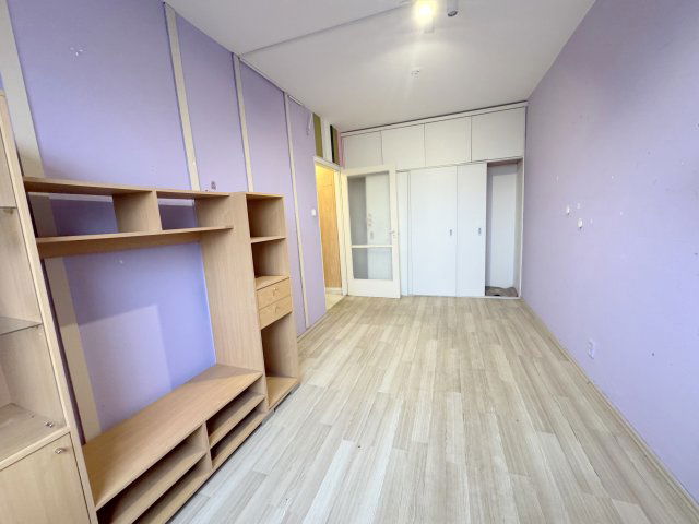 Eladó panellakás, Budapesten, XV. kerületben, Drégelyvár utcában