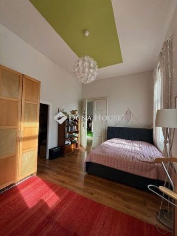 Eladó téglalakás, Pécsett 145 M Ft, 3 szobás