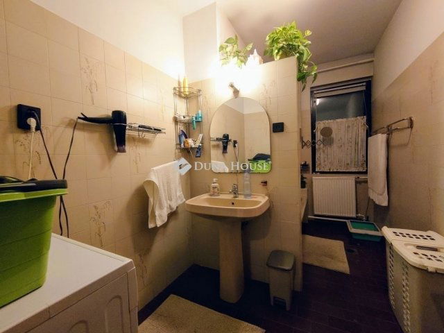 Eladó családi ház, Budapesten, XVI. kerületben 280 M Ft