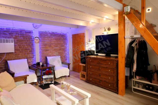 Kiadó téglalakás, albérlet, Budapesten, VI. kerületben