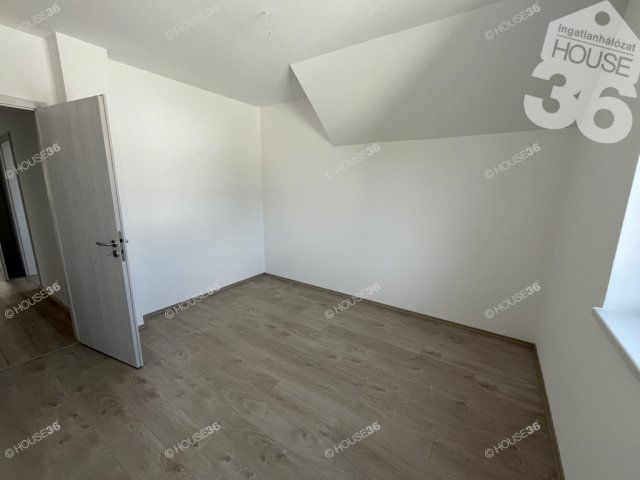 Eladó téglalakás, Kecskeméten 99.9 M Ft, 4 szobás