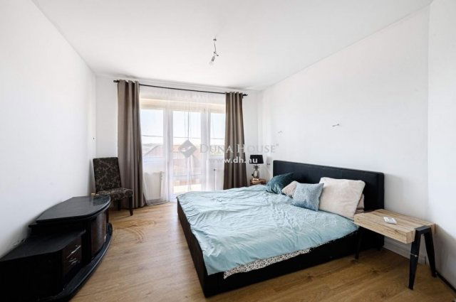 Eladó ikerház, Pécelen 134.9 M Ft, 6 szobás