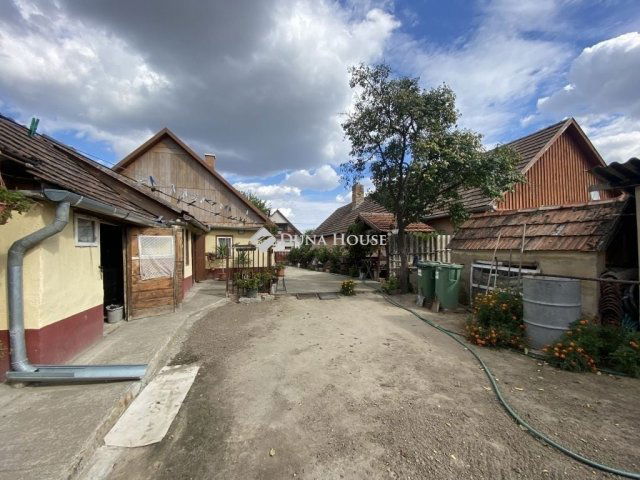 Eladó családi ház, Zsámbokon 35 M Ft, 2 szobás