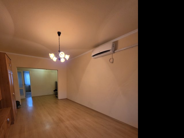 Eladó panellakás, Szegeden 53.8 M Ft, 2 szobás