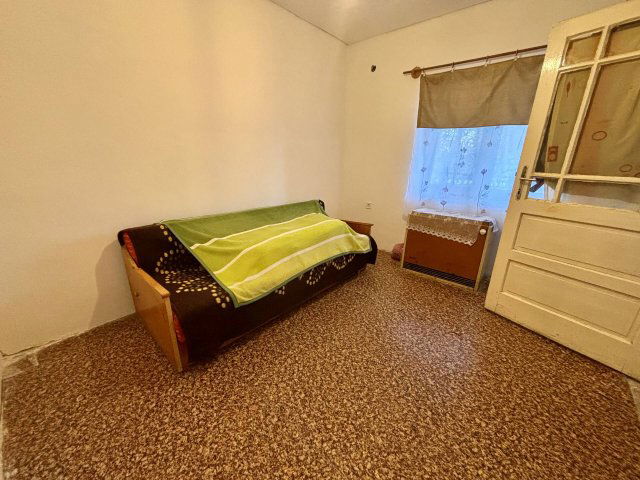 Eladó családi ház, Kurityánon 15.8 M Ft, 2+1 szobás