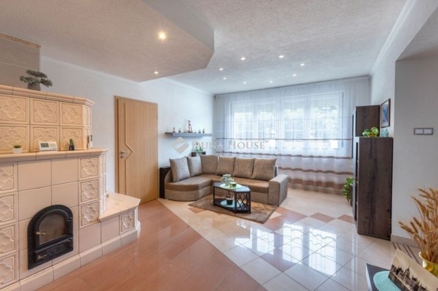 Eladó családi ház, Nagykozáron 225 M Ft, 6+2 szobás