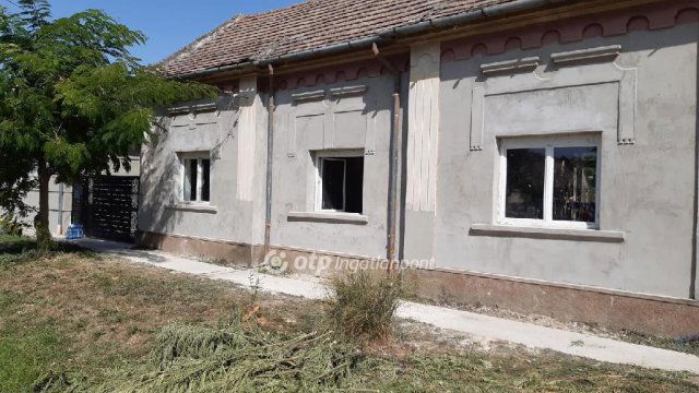 Eladó családi ház, Rózsafán 16.5 M Ft, 3 szobás