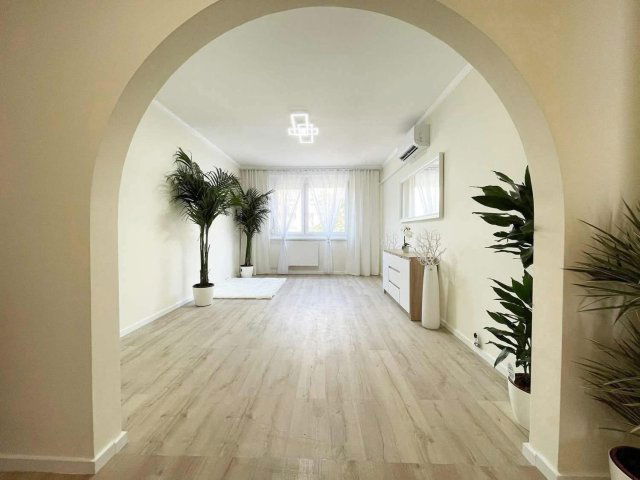 Eladó panellakás, Székesfehérvárott 66.5 M Ft, 3 szobás