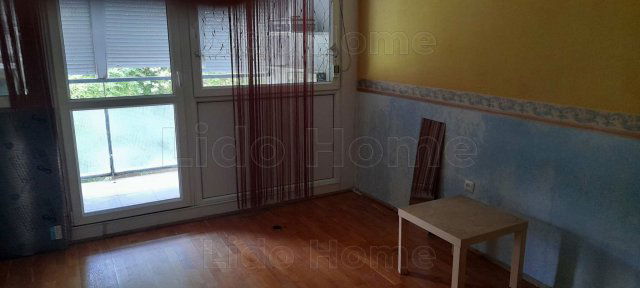 Eladó panellakás, Kaposváron 33 M Ft, 2 szobás