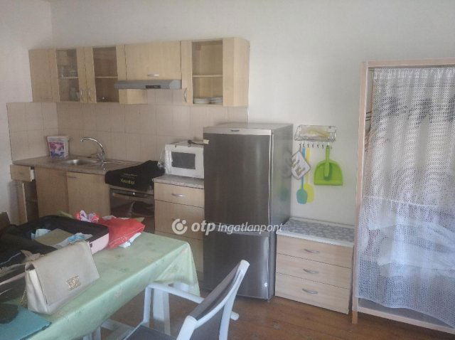 Eladó családi ház, Szentistvánon 38 M Ft, 3 szobás