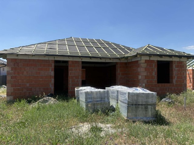 Eladó ikerház, Dunavarsányban 98 M Ft, 4 szobás