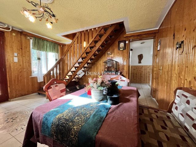 Eladó családi ház, Bakonyszentkirályon 62.9 M Ft, 4 szobás